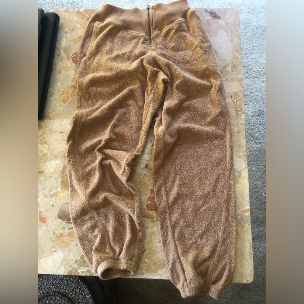 Aerie Sherpa jogger size Small
